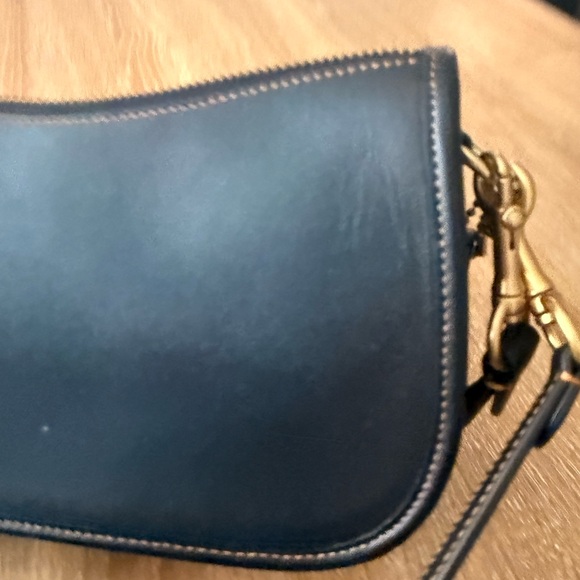 ONE DAY SALE ONLY The Coach Originals Swinger Leather Shoulder Bag - Picture 3 of 7